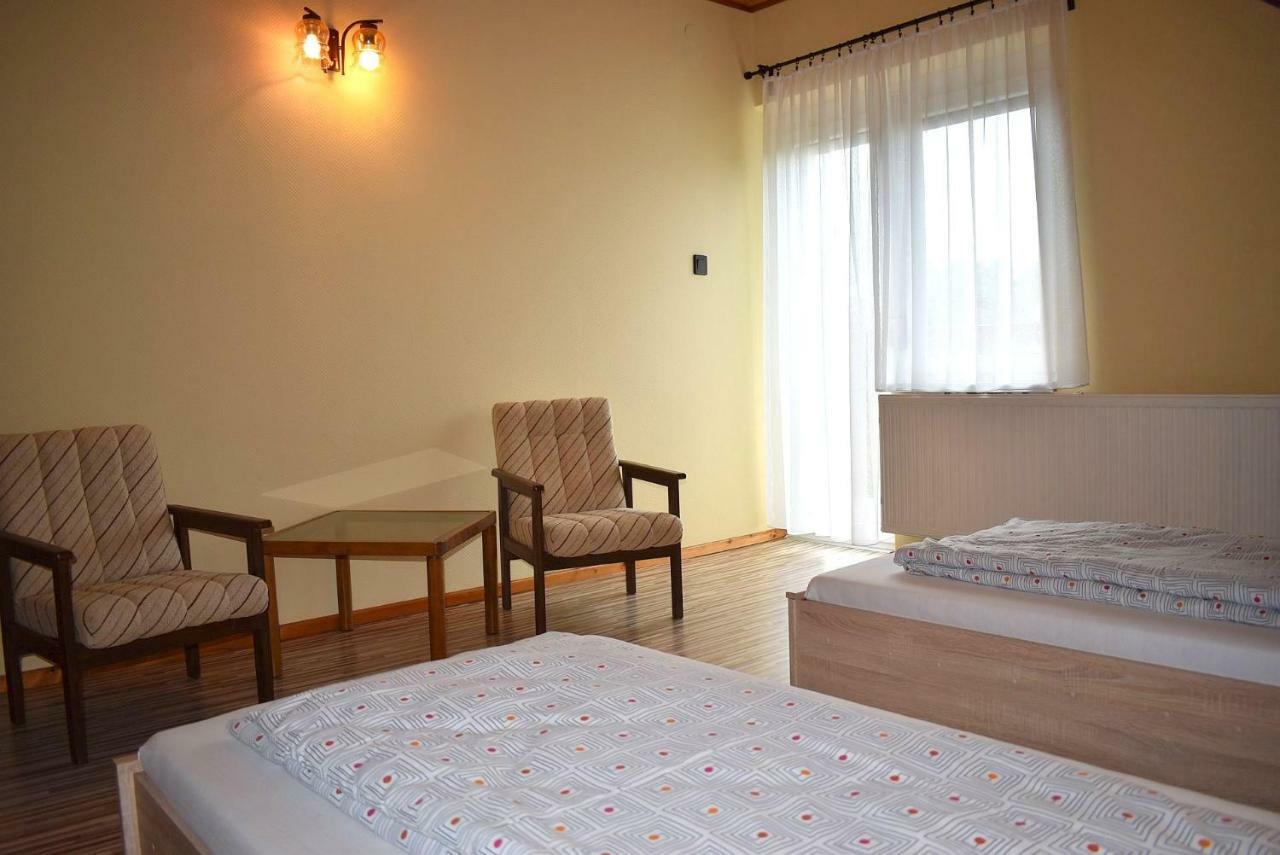 Tanay Vendeghaz Villa Balatonfured Exterior photo